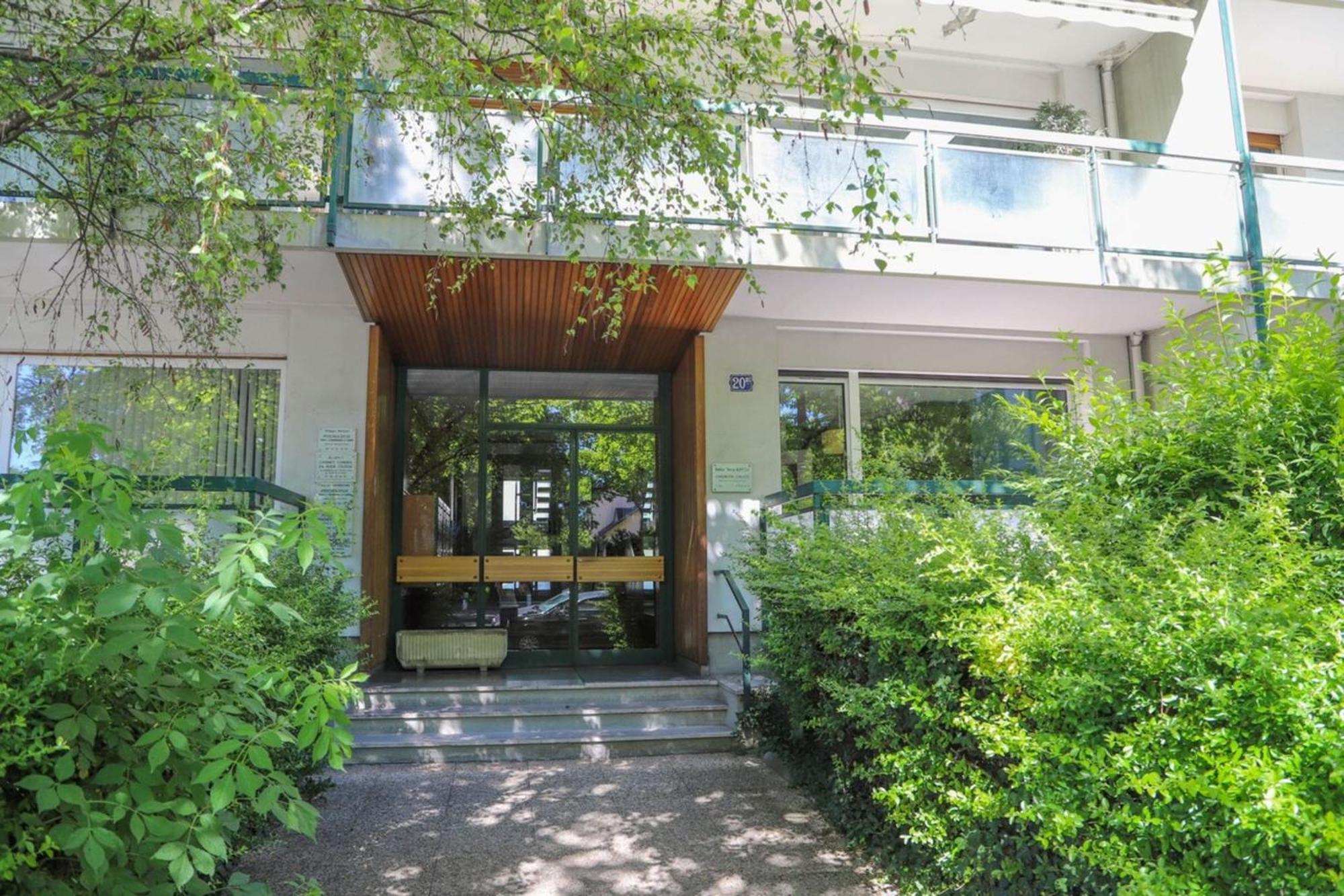 La Bulle Verte : T2 Proche Avec Parking Appartement Annecy